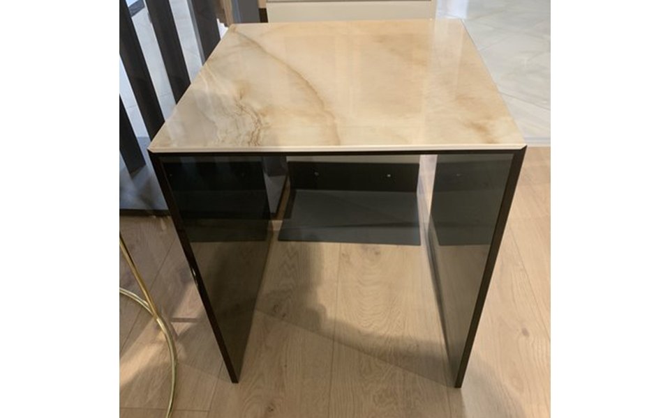 Calligaris Bridge Lamp Table
Was £556 Now £299 Calligaris Bridge Lamp Table
Was £556 Now £299